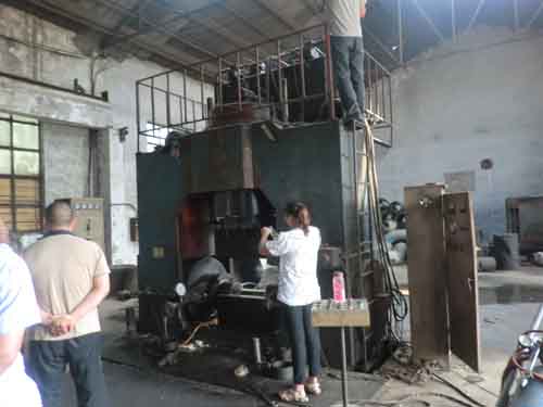 內(nèi)高壓成型機